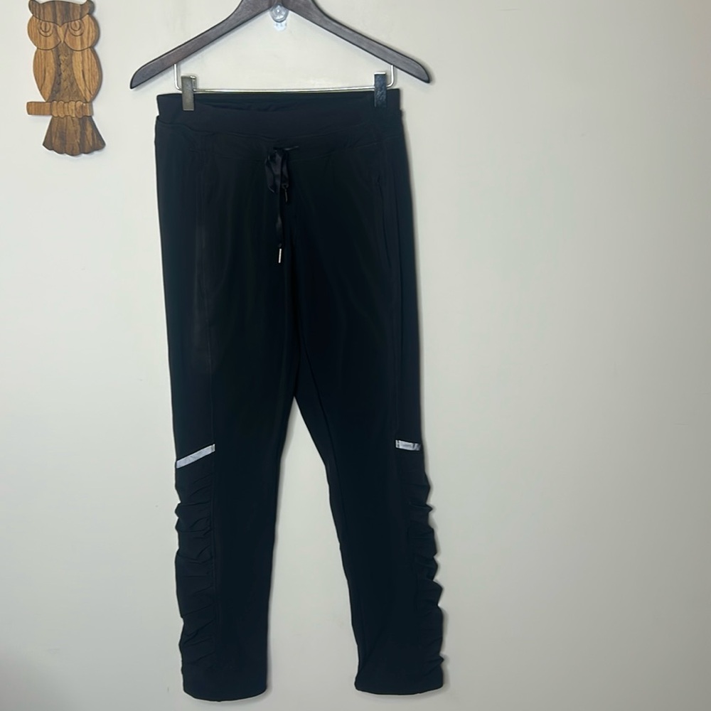 Lululemon Runderful black pant two layer pants